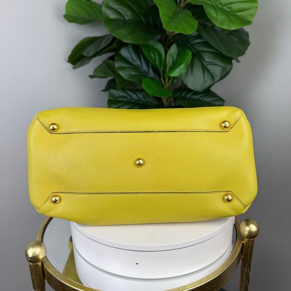 💎✨Authentic Burberry Grainy Calfskin House Check Medium Banner Tote Yellow - Picture 8 of 8